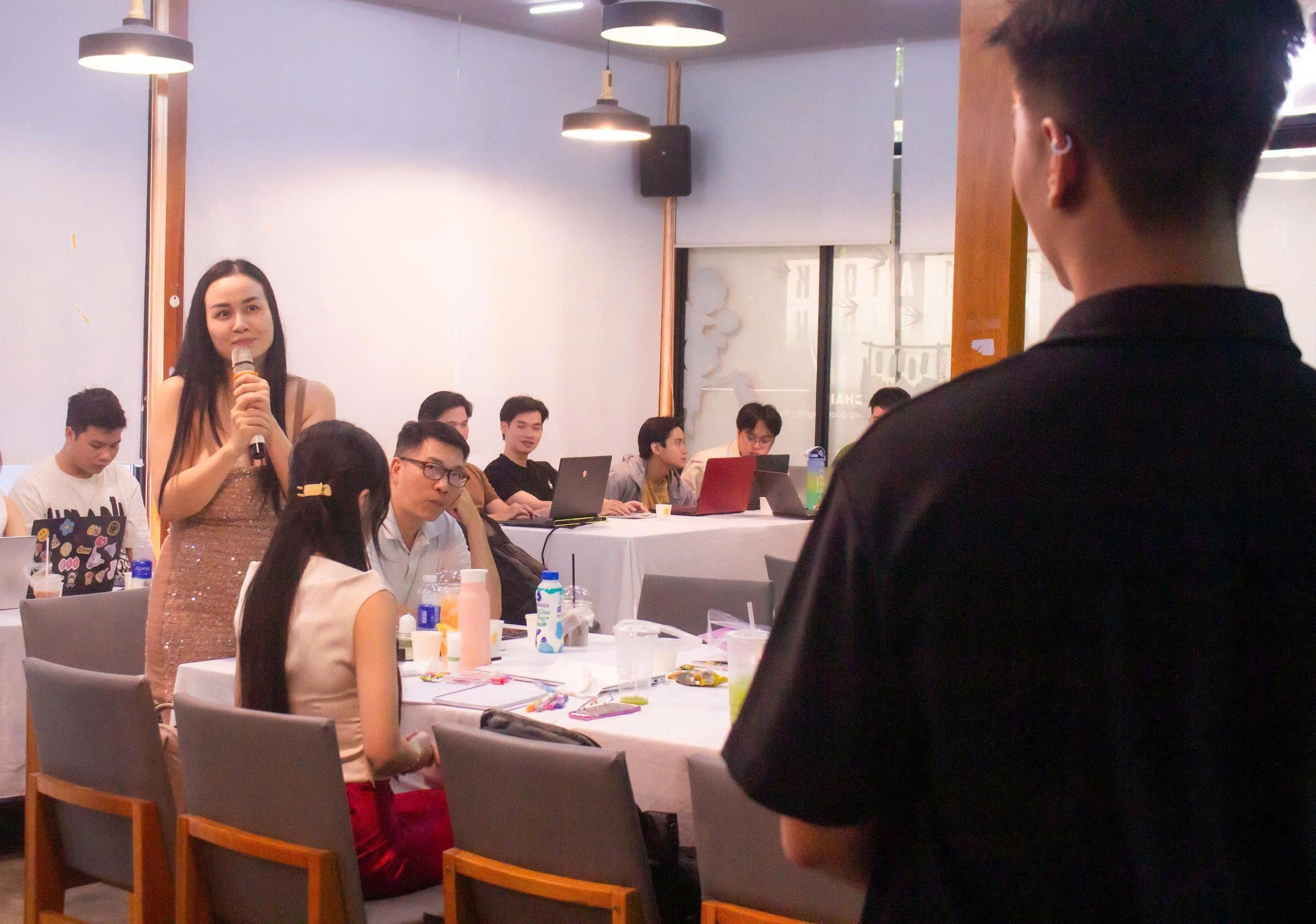 Doanh nghiệp học cách “sống sót” trên TikTok và TMĐT 2025 tại Startup MasterTrack cùng chuyên gia Nguyễn Huỳnh Hiếu