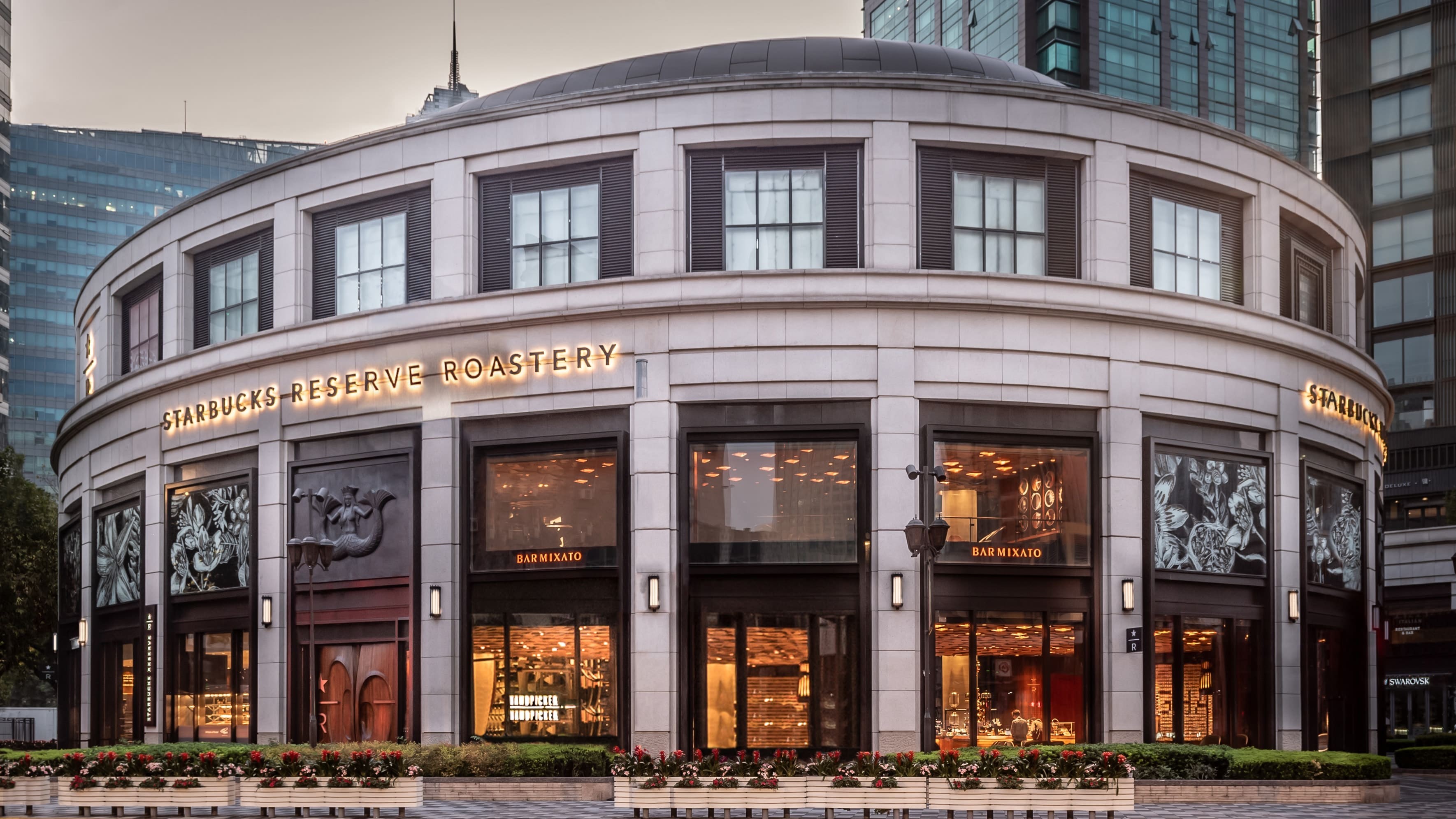 starbucks-1-1639501385.jpg