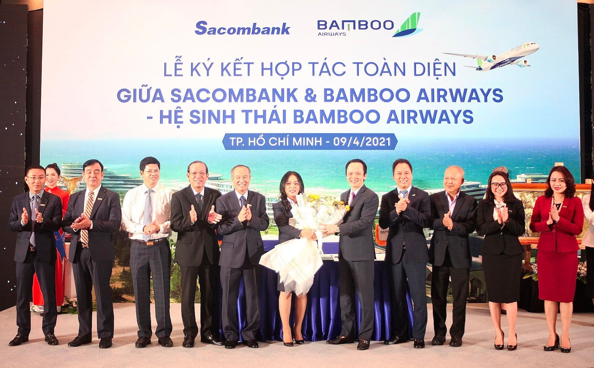 samcombank-1-1648608043.jpg