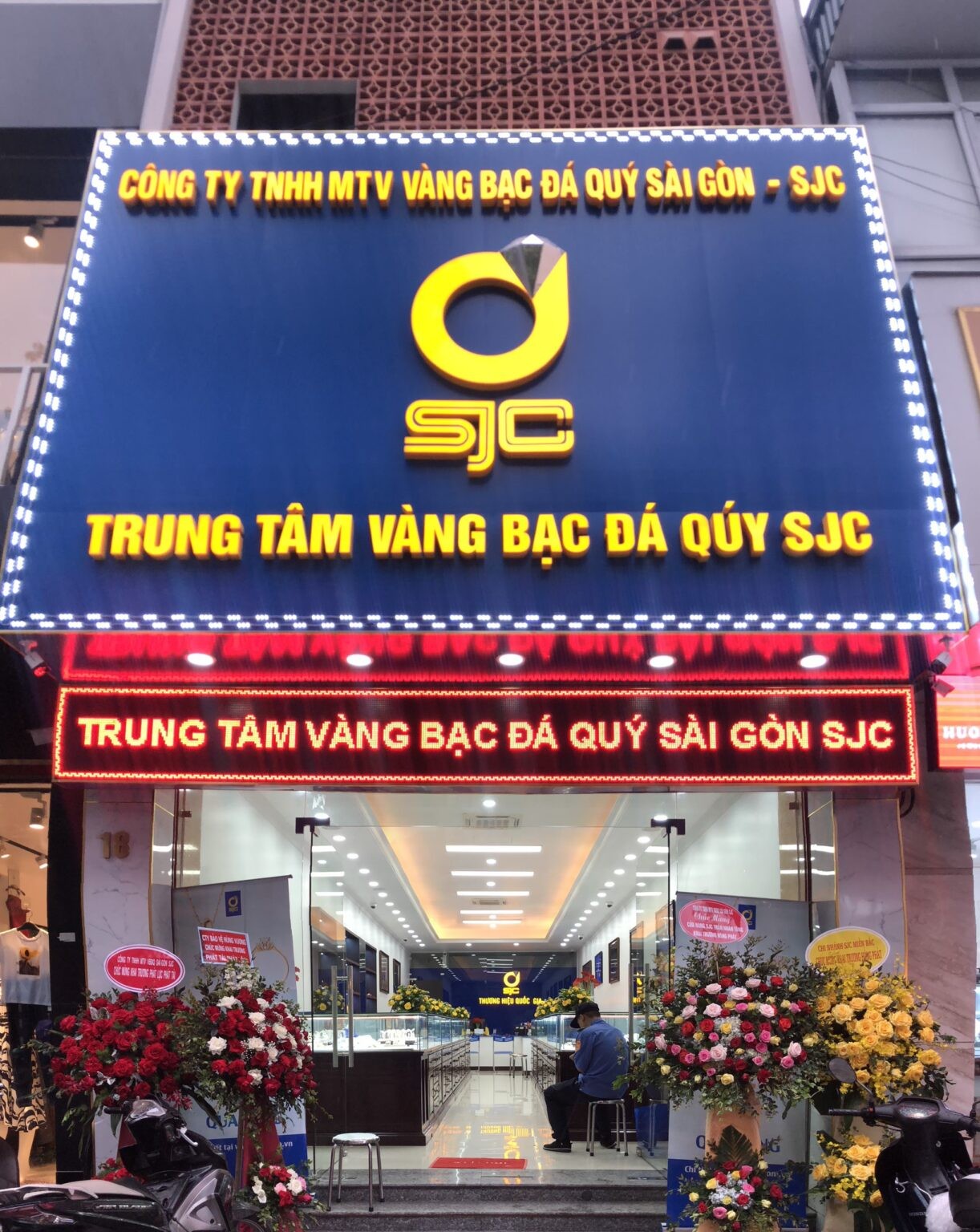 sjc-khang-dinh-khong-thao-tung-10-nam-qua-khong-duoc-dap-mot-mieng-vang-nao-tu-nguyen-lieu-1-1659192782.jpeg