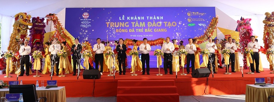 le-khanh-thanh-trung-tam-dao-tao-bong-da-tre-bac-giang-dien-ra-vao-chieu-159-tai-svd-tinh-bac-giang-1663306974.JPG