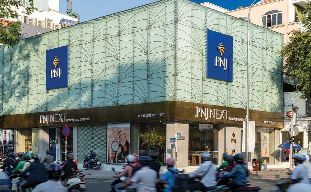 "Ông trùm'' kim hoàn PNJ báo lãi hơn 1.200 tỷ đồng sau 8 tháng đầu năm