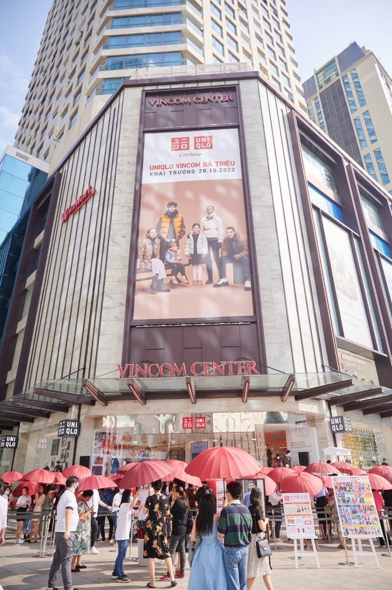 vincom-center-ba-trieu-hop-hon-gioi-tre-voi-dien-mao-moi-1666955186.jpg