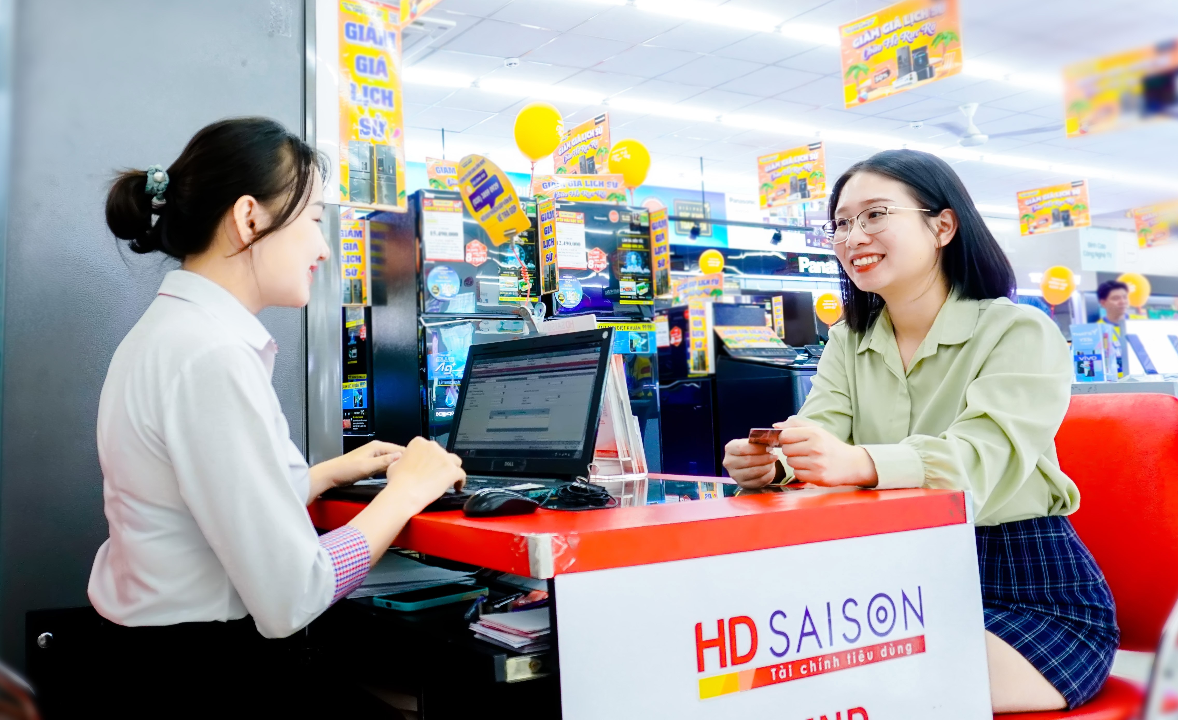 hang-trieu-lao-dong-huong-uu-dai-lai-suat-cuc-thap-tu-hd-saison-1670306848.JPG