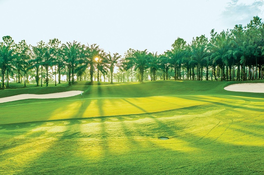 anh-2-san-kn-golf-links-la-mot-phan-quan-trong-trong-khu-phuc-hop-nghi-duong-va-vui-choi-giai-tri-cao-cap-kn-paradise-1672389185.jpg