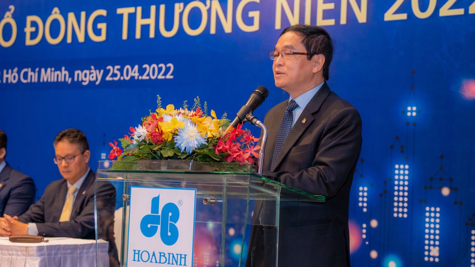 ven-man-ly-do-thanh-vien-hdqt-nguoi-nuoc-ngoai-xin-tu-nhiem-khoi-xay-dung-hoa-binh-du-moi-gia-nhap-chua-day-mot-nam-tu-nguyen-hay-bi-ep-buoc-1678471210.jpg