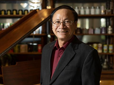 ceo-ngo-van-tu-vi-cuu-tinh-dua-vinasoy-tu-vuc-tham-tro-ve-hao-quang-1678612248.png