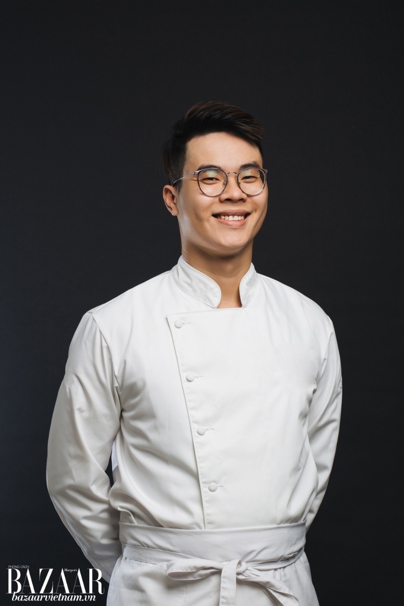 ceo-dau-bep-hoang-tung-guong-mat-lot-top-forbes-vietnam-under-30-nam-2022-da-dua-menu-tasting-vao-top-100-chau-a-nhu-the-nao-1-1680627368.jpeg