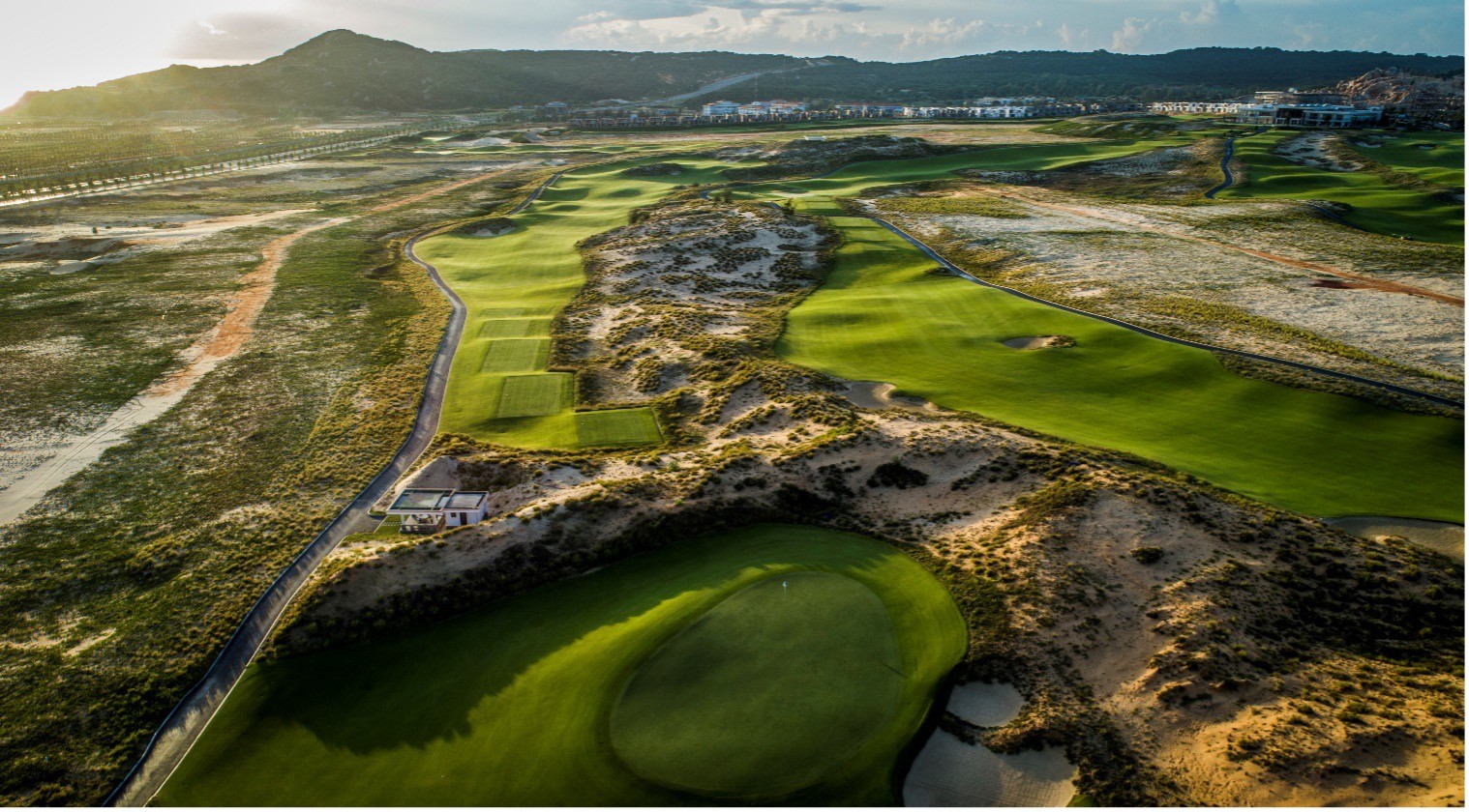 kn-golf-links-duoc-thiet-ke-27-lo-voi-18-lo-theo-phong-cach-san-links-lien-ke-bo-bien-1680756302.jpg