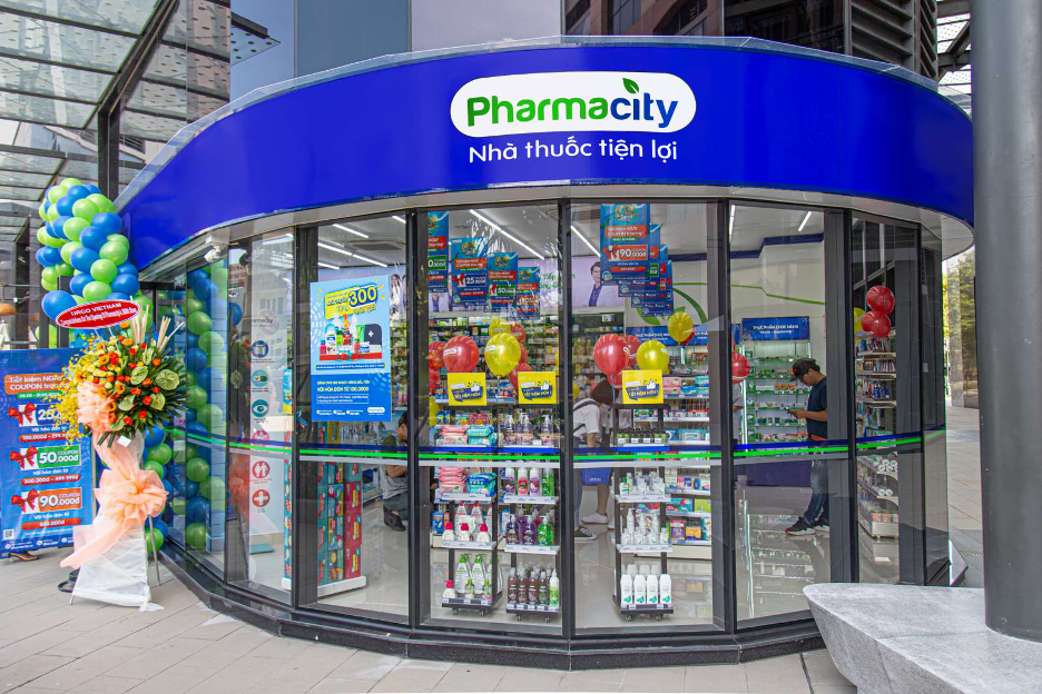 voi-doanh-so-tang-77-pharmacity-cua-chris-blank-da-phat-trien-ra-sao-voi-1017-cua-hang-tren-ca-nuoc-3-1680792758.png