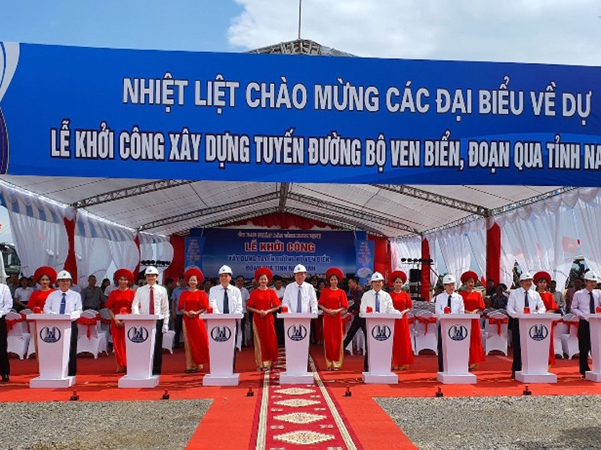 xay-dung-dai-phong-cua-dai-gia-nam-dinh-vua-mua-lai-mo-da-trang-nghe-an-lon-co-nao-4-1682049995.jpeg