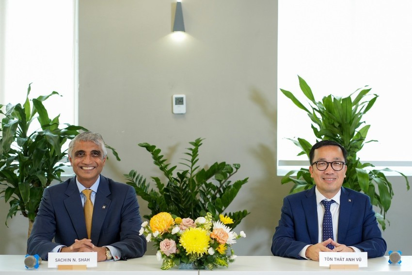 manulife-viet-nam-vua-cong-bo-cac-quyet-dinh-gay-bat-ngo-sau-lum-xum-voi-nghe-si-1682590088.jpeg