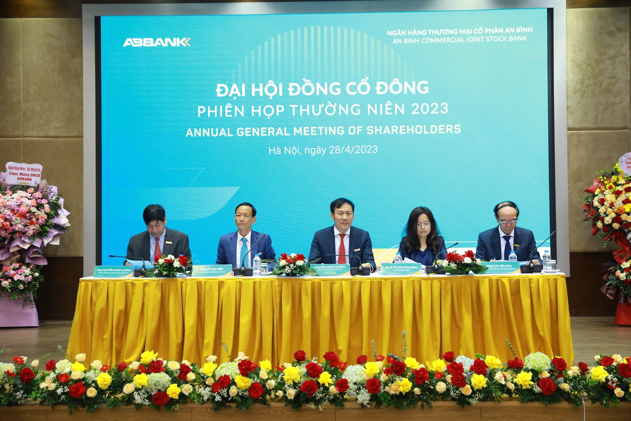 mot-ngan-hang-hua-se-khong-ep-khach-mua-bao-hiem-2-1682764118.jpeg
