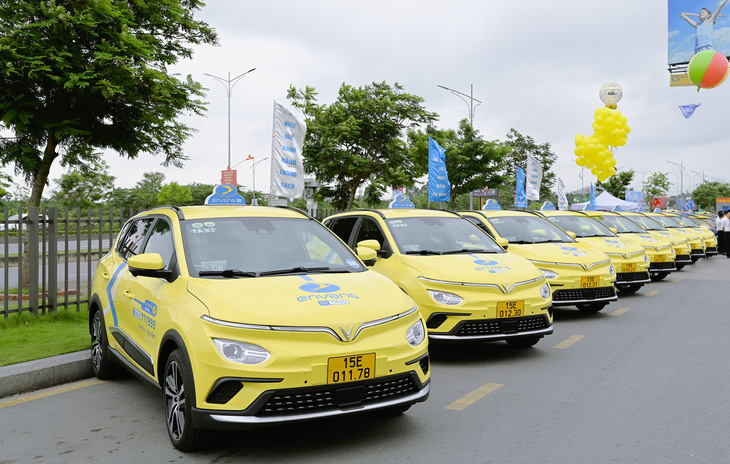 hop-tac-cung-vinfast-su-dung-xe-dien-cua-gsm-en-vang-taxi-cua-dat-cang-hai-phong-la-ai-1682831345.png
