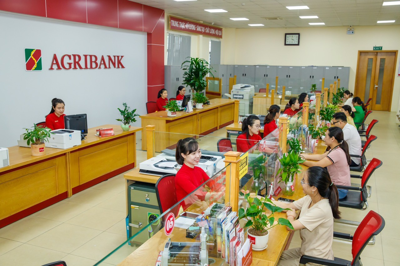 agribank-sau-35-nam-lam-an-ra-sao-2-1683391396.jpeg