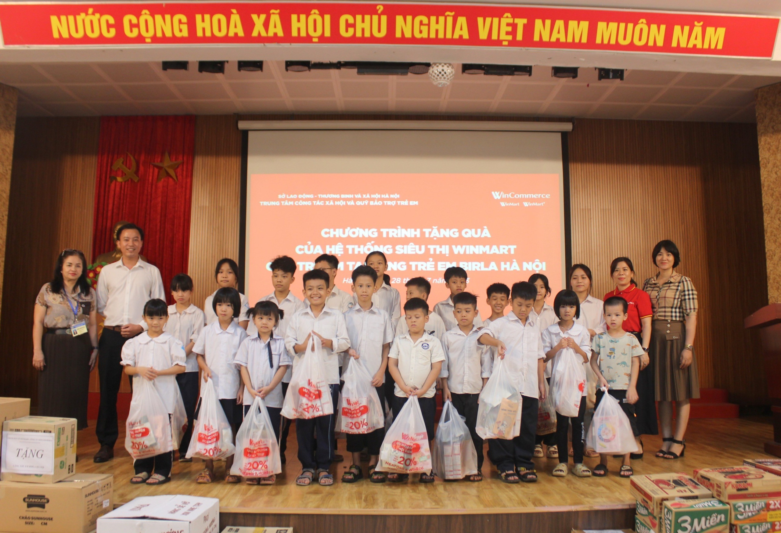 wincommerce-trien-khai-cac-chuong-trinh-tai-tro-cho-tre-em-co-hoan-canh-kho-khan-1691127062.JPG