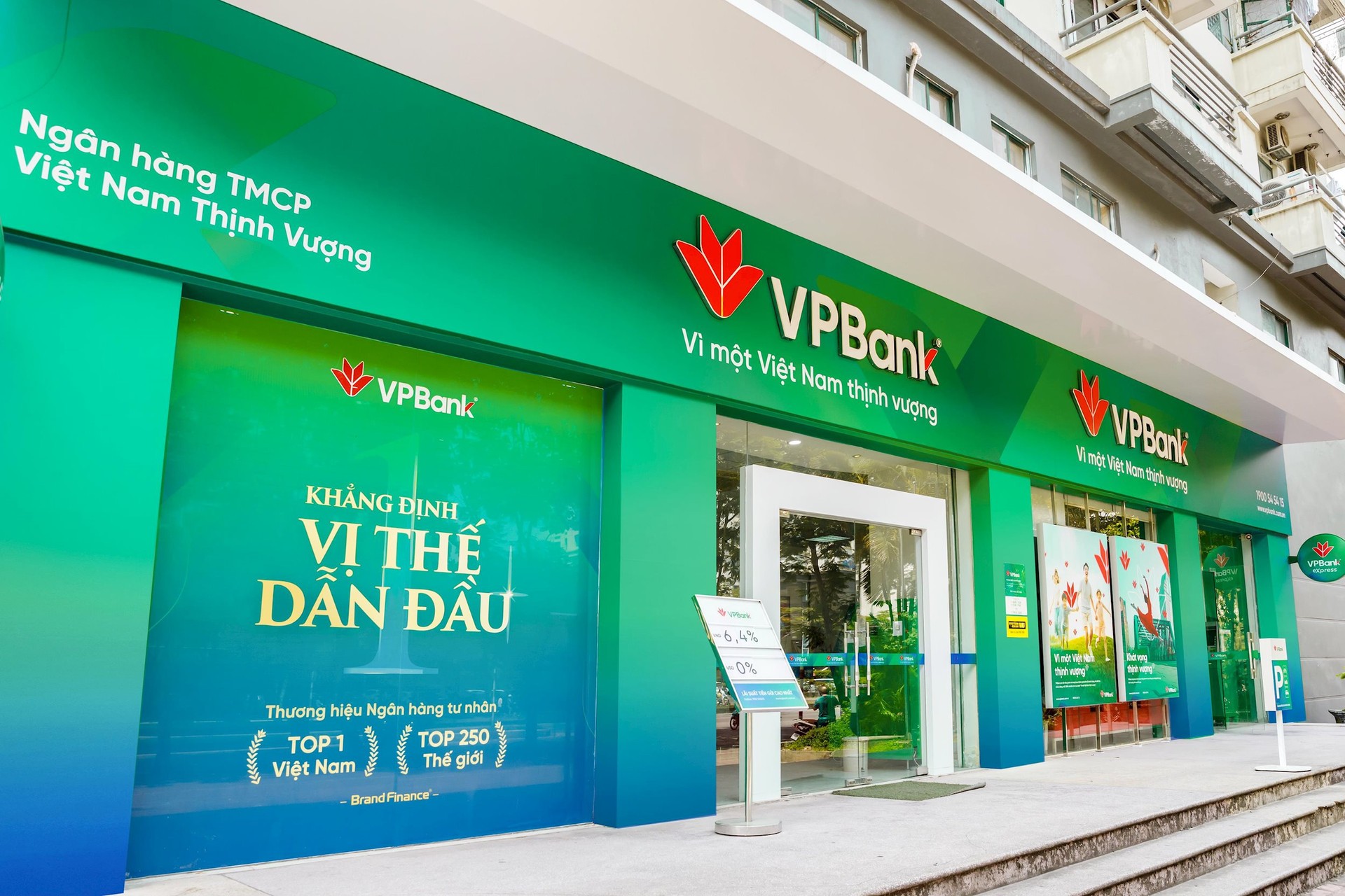 vpbank-dieu-chinh-room-ngoai-len-30-1693926470.jpg