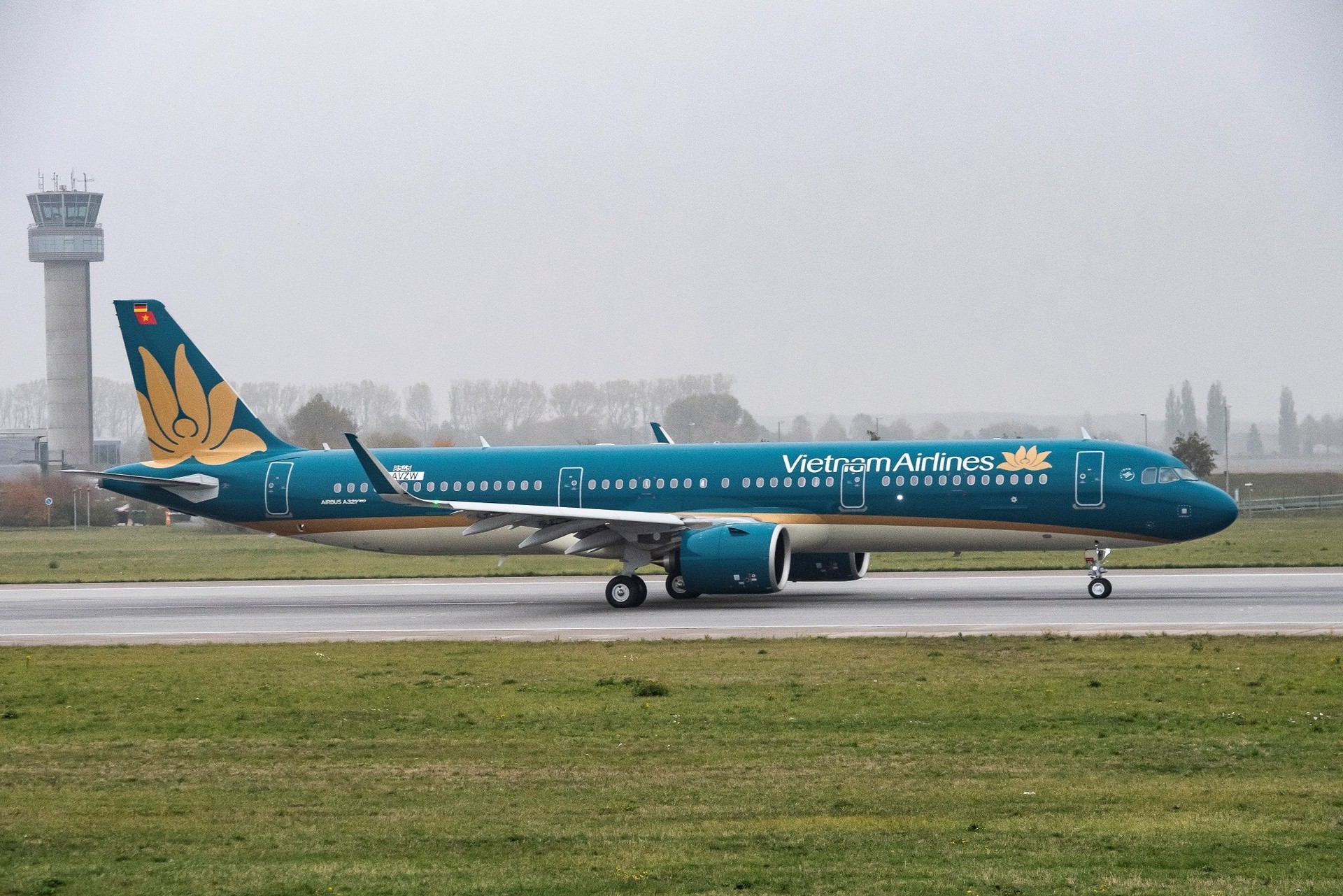 bat-chap-mach-thua-lo-keo-dai-mot-hang-hang-khong-viet-du-chi-10-ty-usd-de-mua-50-may-bay-boeing-737-max-1694366648.jpg
