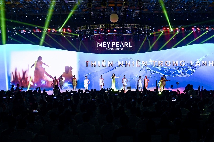 bung-no-voi-le-ra-quan-bieu-tuong-song-moi-tai-phu-quoc-3-1698390306.jpg
