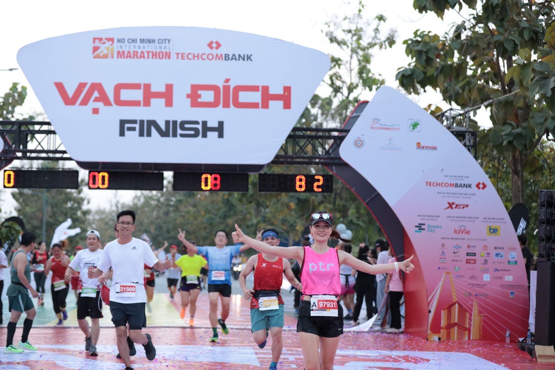 nhung-ly-do-khien-giai-marathon-quoc-te-thanh-pho-ho-chi-minh-techcombank-mua-thu-6-nam-2023-chay-ve-2-1700131291.jpg