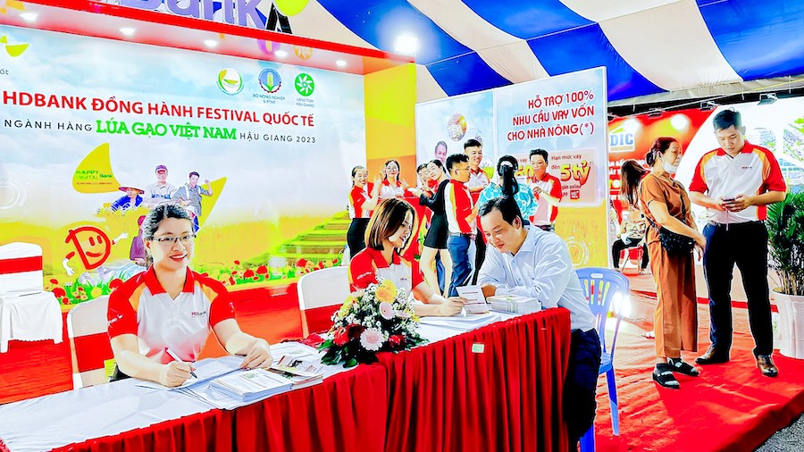 hdbank-dong-hanh-cung-festival-lua-gao-viet-nam-trong-mot-nam-dac-biet-2-1703058727.jpg