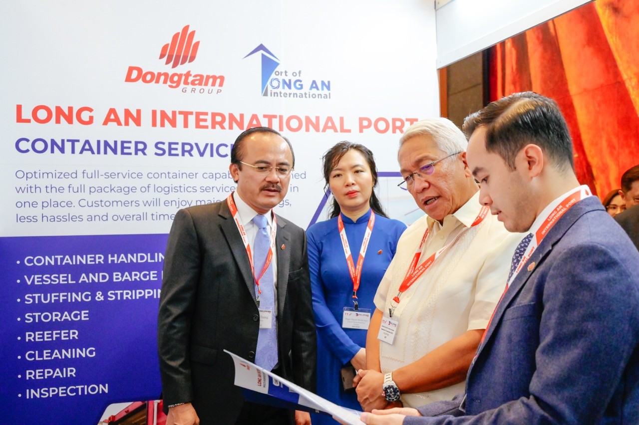 cang-quoc-te-long-an-duoc-cong-dong-quoc-te-danh-gia-cao-khi-xuat-hien-voi-tu-cach-dien-gia-tai-hoi-nghi-philippine-ports-and-logistics-2024-14-lon-1711102338.jpeg