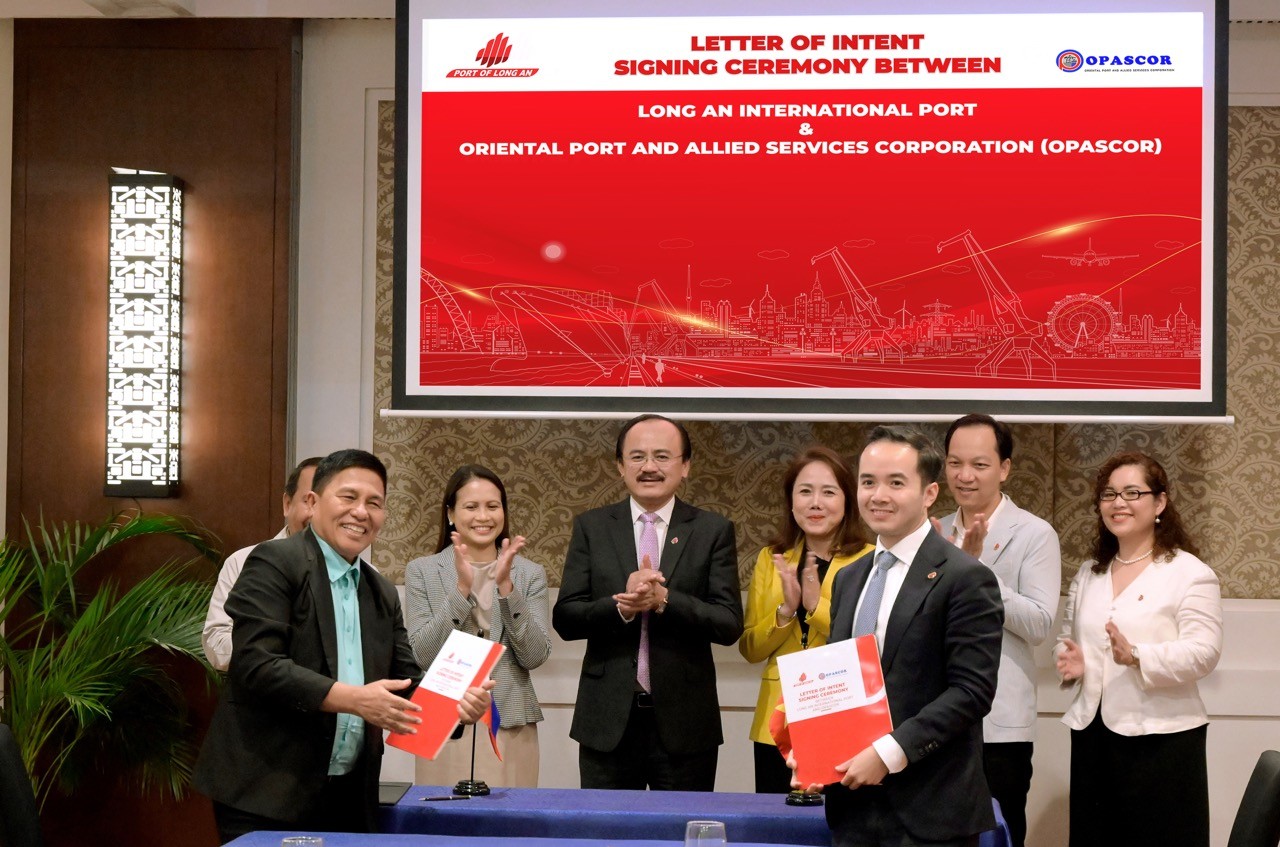 cang-quoc-te-long-an-duoc-cong-dong-quoc-te-danh-gia-cao-khi-xuat-hien-voi-tu-cach-dien-gia-tai-hoi-nghi-philippine-ports-and-logistics-2024-6-lon-1711102339.jpeg