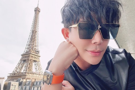 gia-the-sieu-khung-cua-nathan-lee-profile-bo-me-dang-kinh-ngac-so-huu-nha-hang-quan-bar-biet-thu-dat-vang-300-ty-dong-1717213030.jpeg