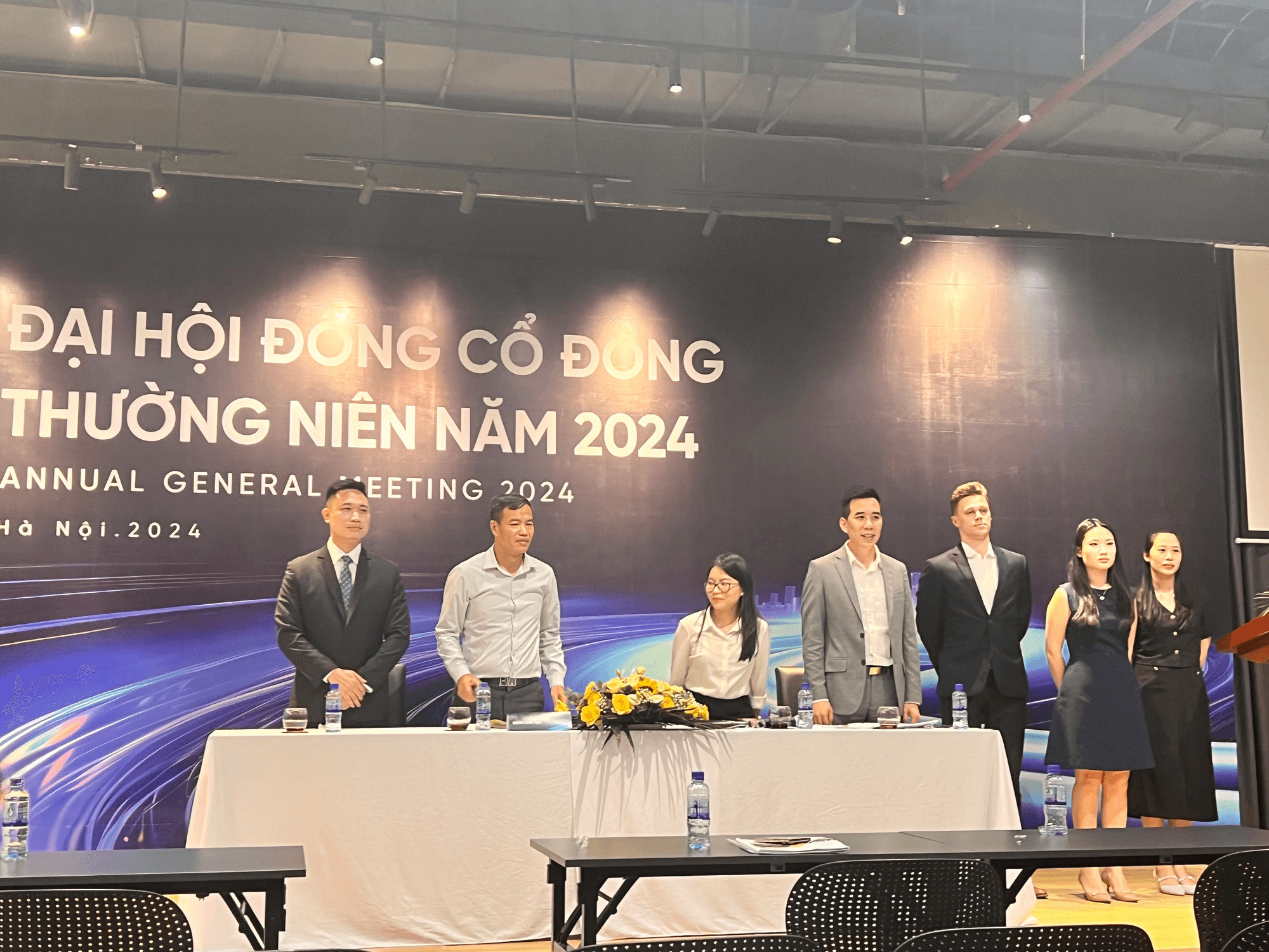 het-vuong-lao-ly-ong-nguyen-do-lang-dua-con-gai-2k-vao-lam-sep-trong-he-sinh-thai-apec1-1718075208.png