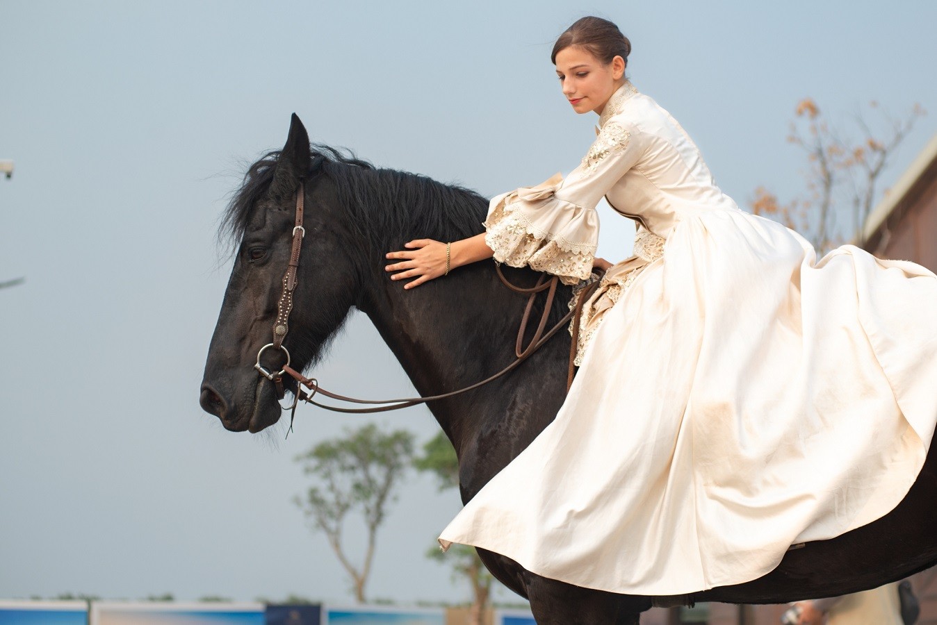 du-khach-hao-hung-kham-pha-bo-mon-ma-thuat-tai-vinpearl-horse-academy-vu-yen-3-1719367632.jpg