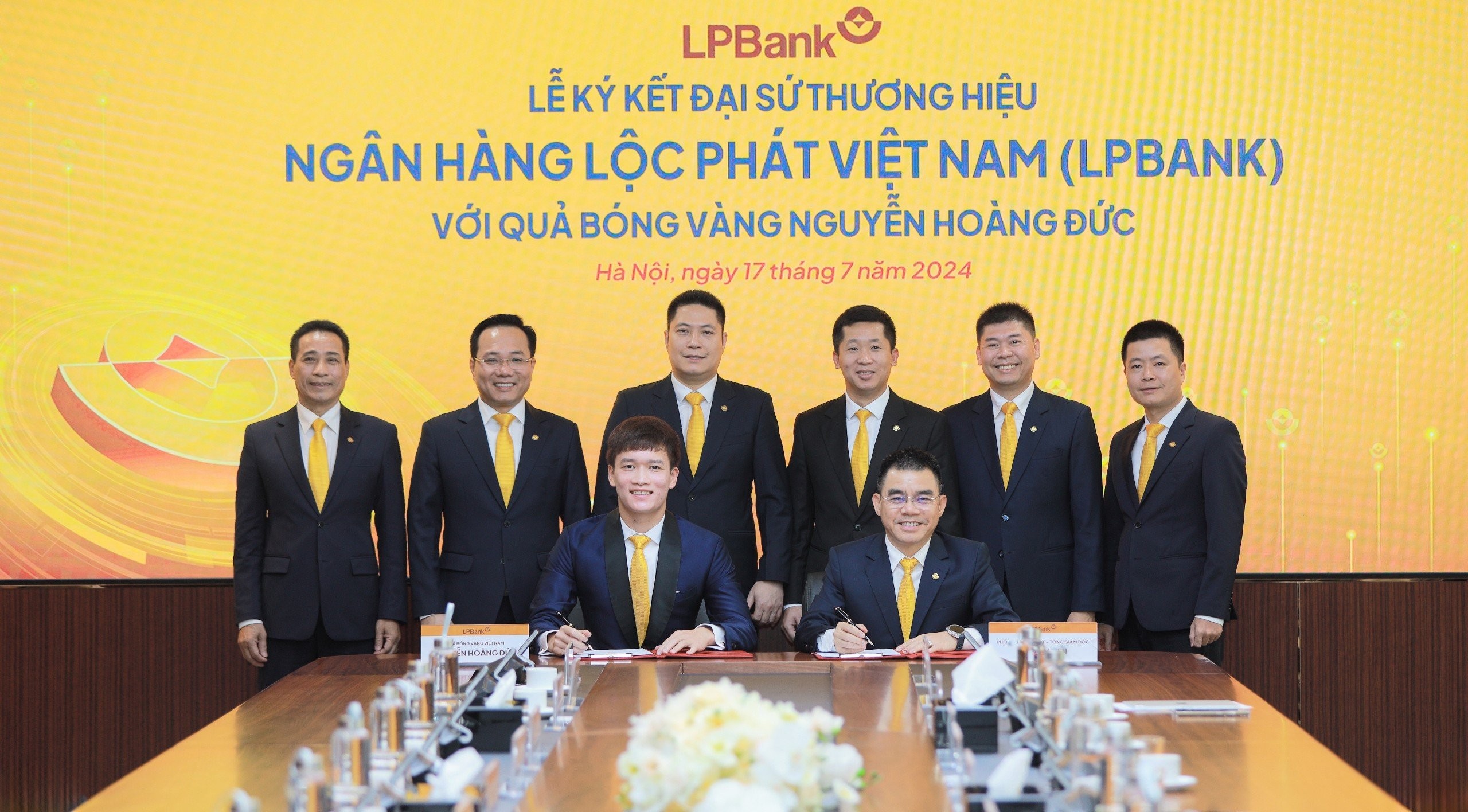 qua-bong-vang-hoang-duc-duoc-lua-chon-lam-dai-su-thuong-hieu-ngan-hang-loc-phat-viet-nam-lpbank-1721194978.jpg