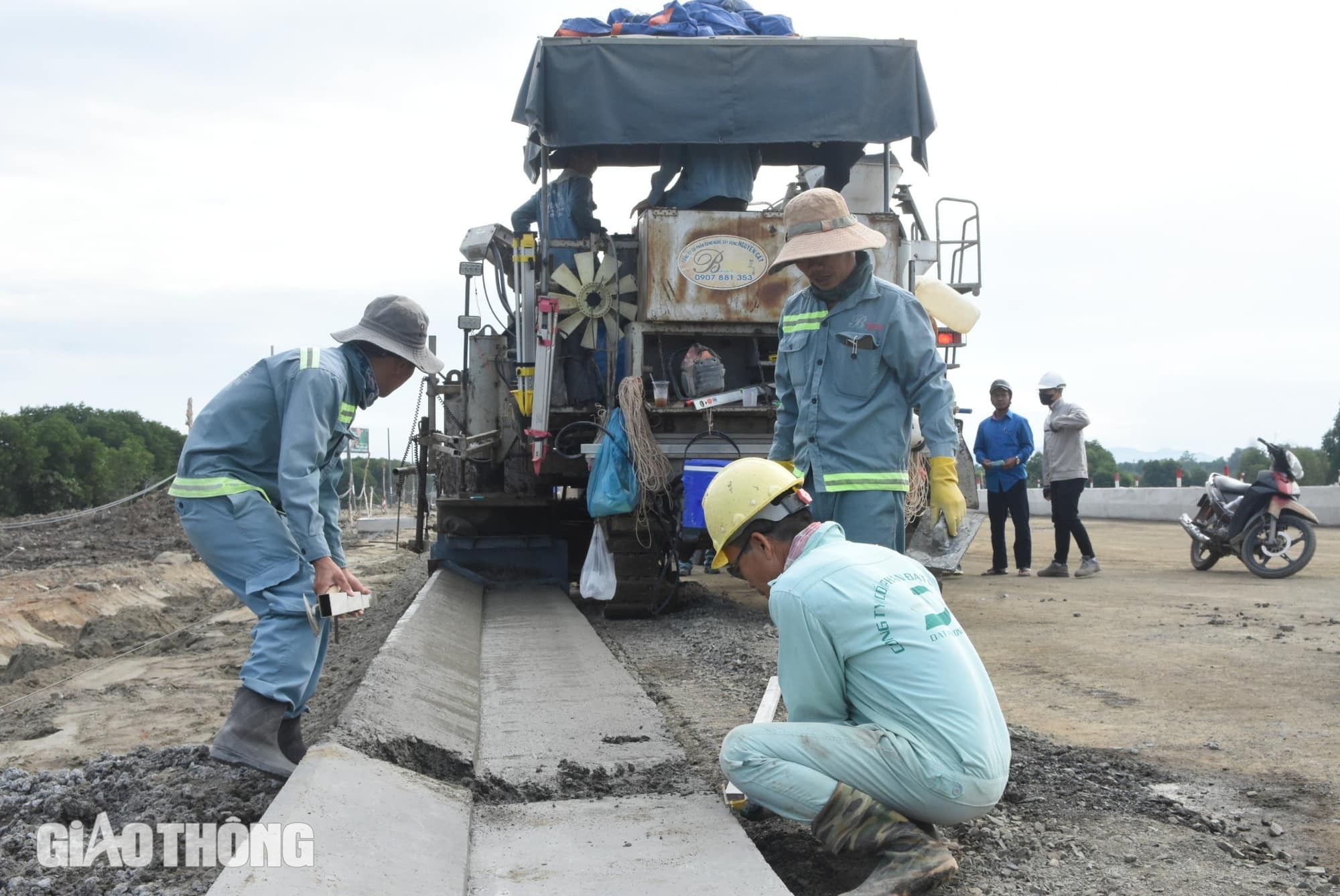 hinh-anh-tien-do-du-an-duong-994-cung-duong-bien-brvt-binh-thuan-sau-1-nam-thi-cong-1-1721447429.jpg