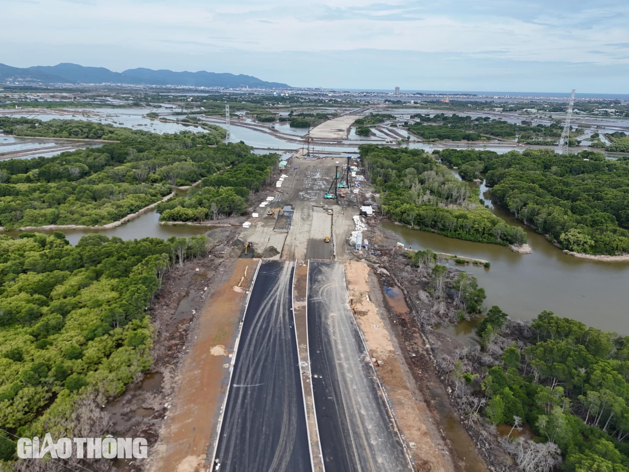 hinh-anh-tien-do-du-an-duong-994-cung-duong-bien-brvt-binh-thuan-sau-1-nam-thi-cong-2-1721447429.jpg