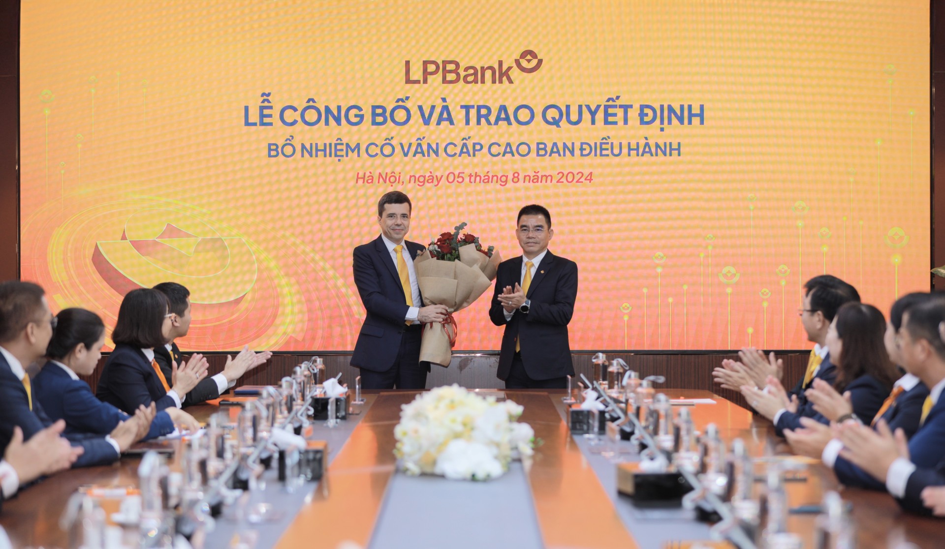 cuu-ceo-ngan-hang-seabank-chong-shark-le-han-tue-lam-dau-quan-cho-lpbank-1722872959.jpg