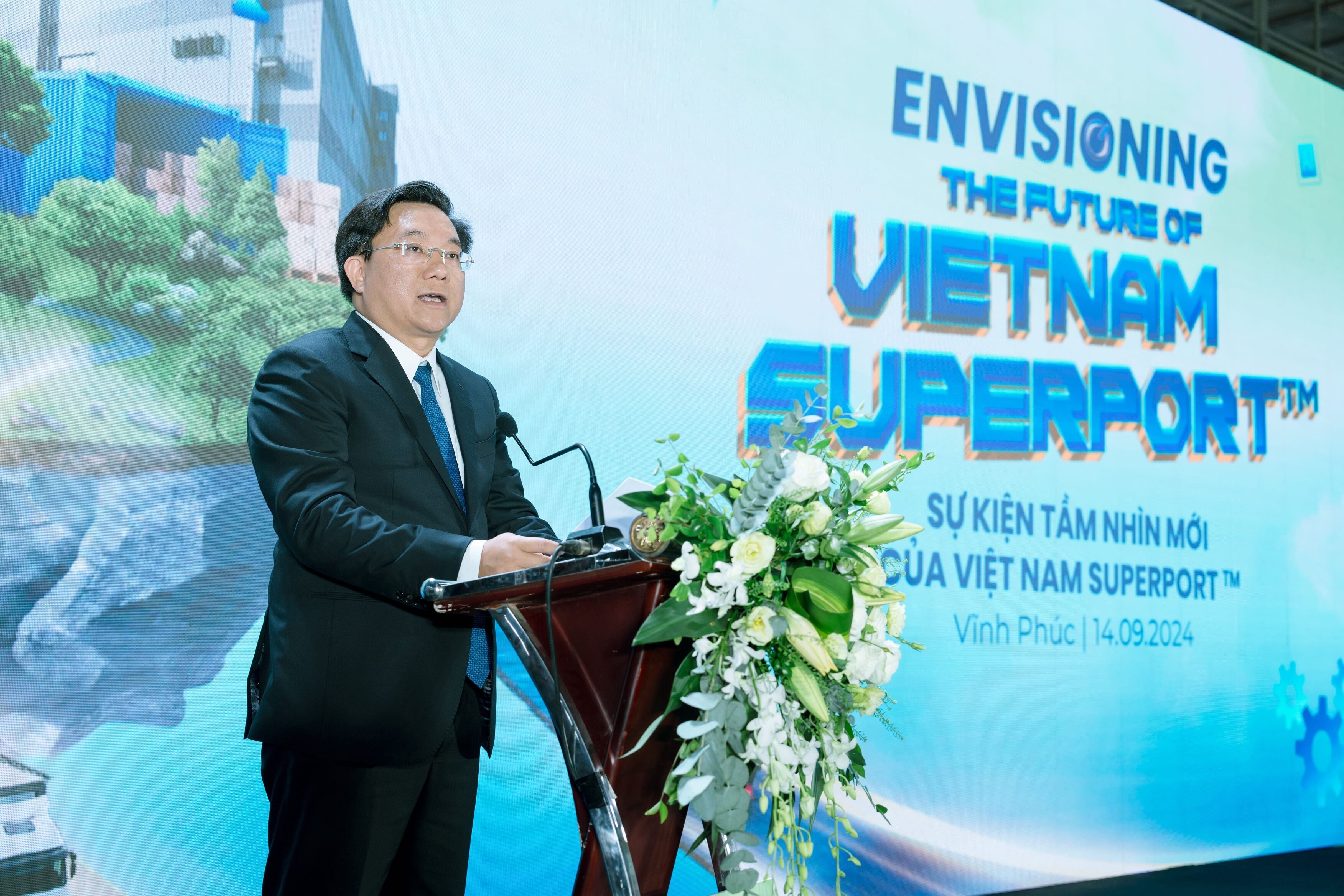 ong-tran-duy-dong-chu-tich-ubnd-tinh-vinh-phuc-phat-bieu-tai-su-kien-cong-bo-tam-nhin-moi-cua-superport-viet-nam-1-2-1-2-1726642359.jpg