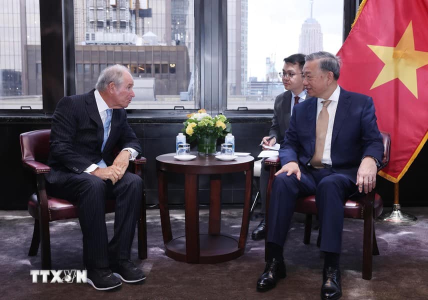 stephen-schwarzman-lai-buon-quyen-luc-de-che-blackstone-1-1727227506.jpeg
