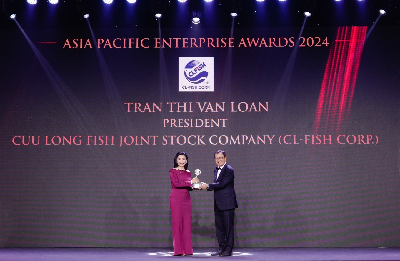 doanh-nhan-xuat-sac-chau-a-2024-ba-tran-thi-van-loan-la-ai-1-1728791571.jpg