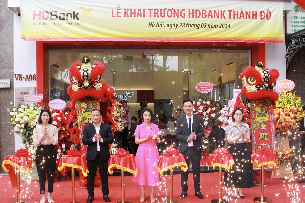 hdbank-thanh-do-khoac-ao-moi-nang-cao-chat-luong-dich-vu-1729481358.jpeg