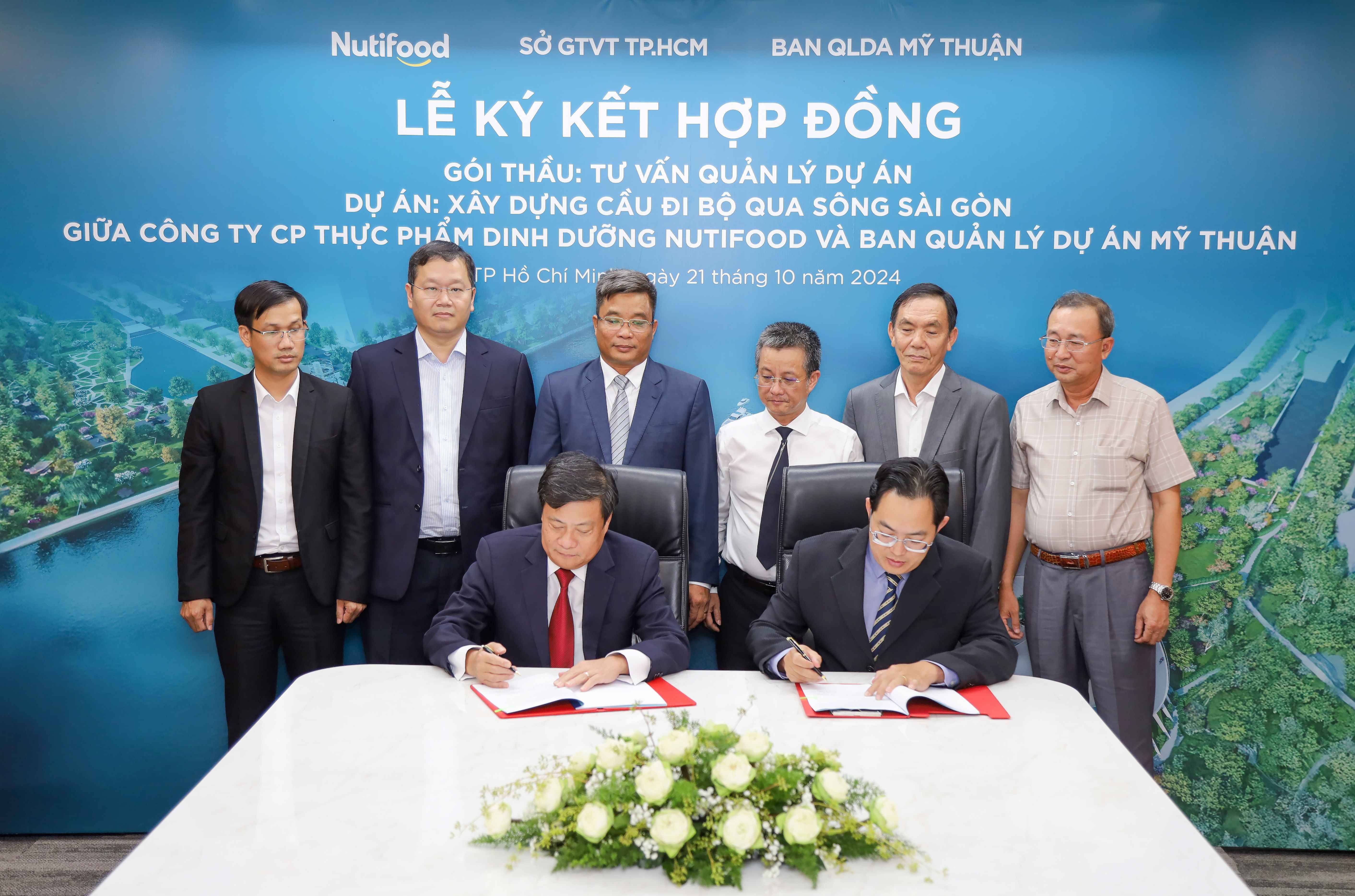 dai-dien-nutifood-va-ban-qlda-my-thuan-tai-le-ky-ket-1729568035.jpg