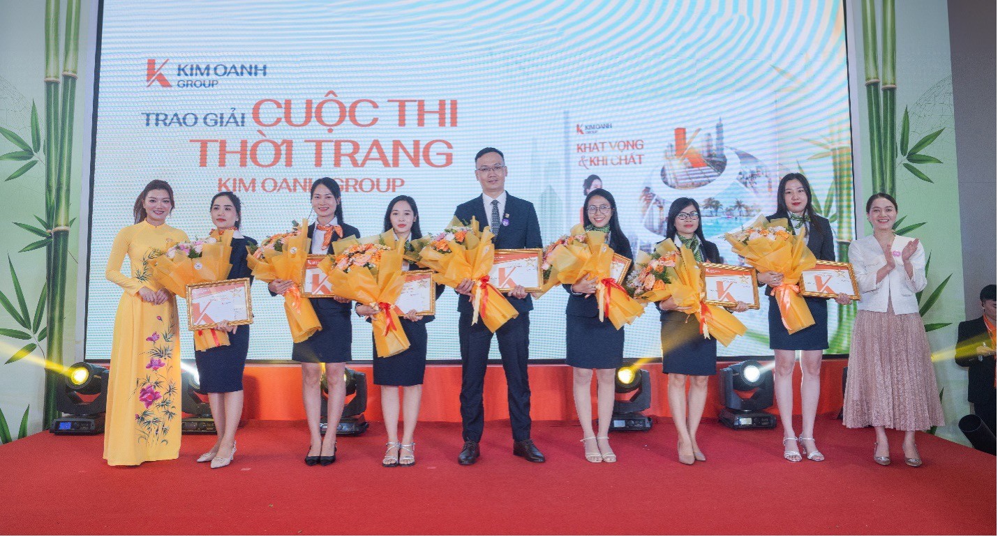 ra-mat-cam-nang-van-hoa-kim-oanh-group-khi-chat-vung-chai-cung-khat-vong-se-chia-14-1730426336.jpg
