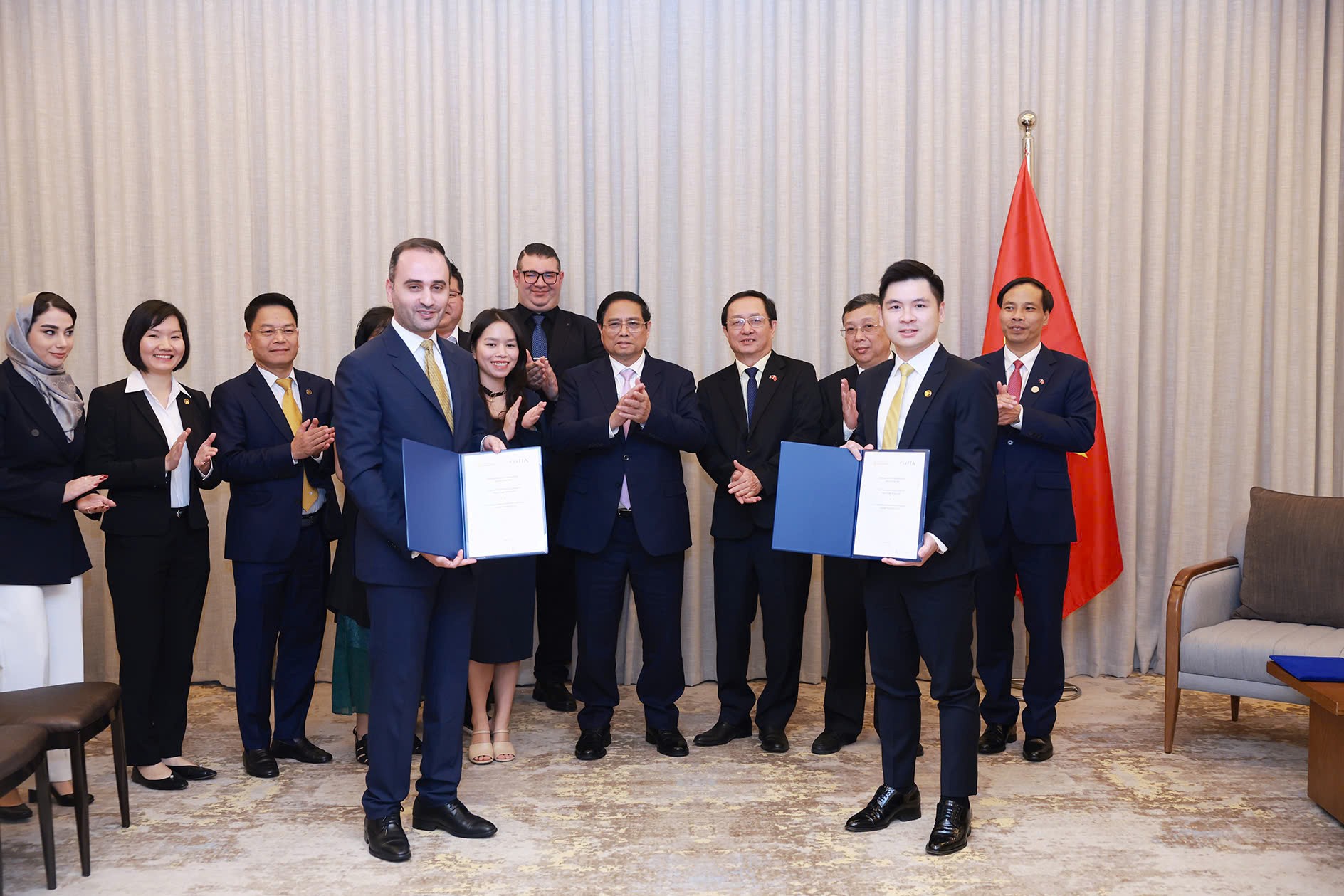 tt-group-va-jta-qatar-hop-tac-phat-trien-to-hop-the-thao-va-cong-vien-disneyland-tai-ha-noi-2-1730429651.jpg