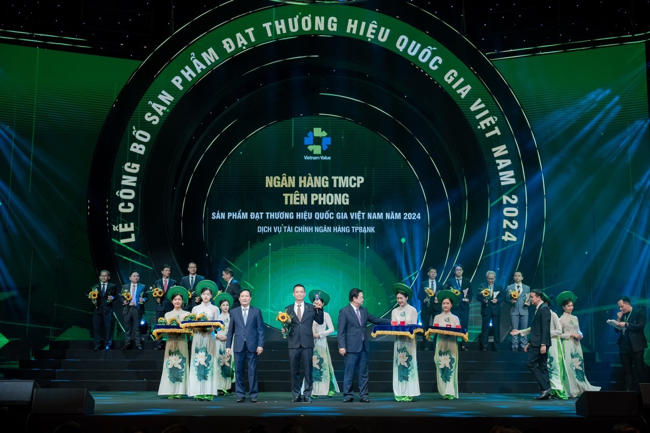 chien-luoc-ben-vung-vi-con-nguoi-tao-nen-thuong-hieu-quoc-gia-cua-tpbank-2-1730794913.jpeg