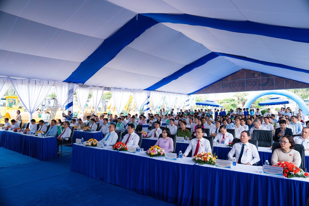 coteccons-chinh-thuc-khoi-cong-du-an-chinh-trang-truc-duong-thuy-van-thanh-pho-vung-tau-2-1731633681.jpeg