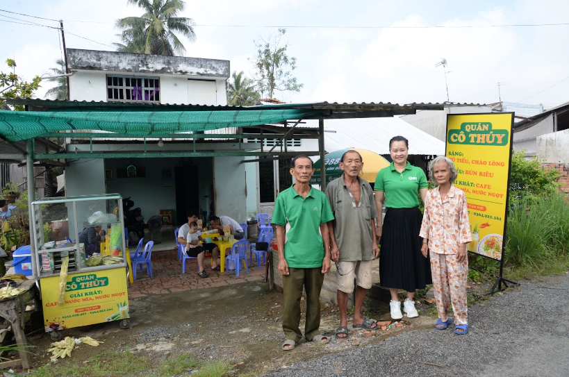 uoc-mo-xanh-cua-nguoi-ban-hu-tiu-ven-duong-1732868472.png