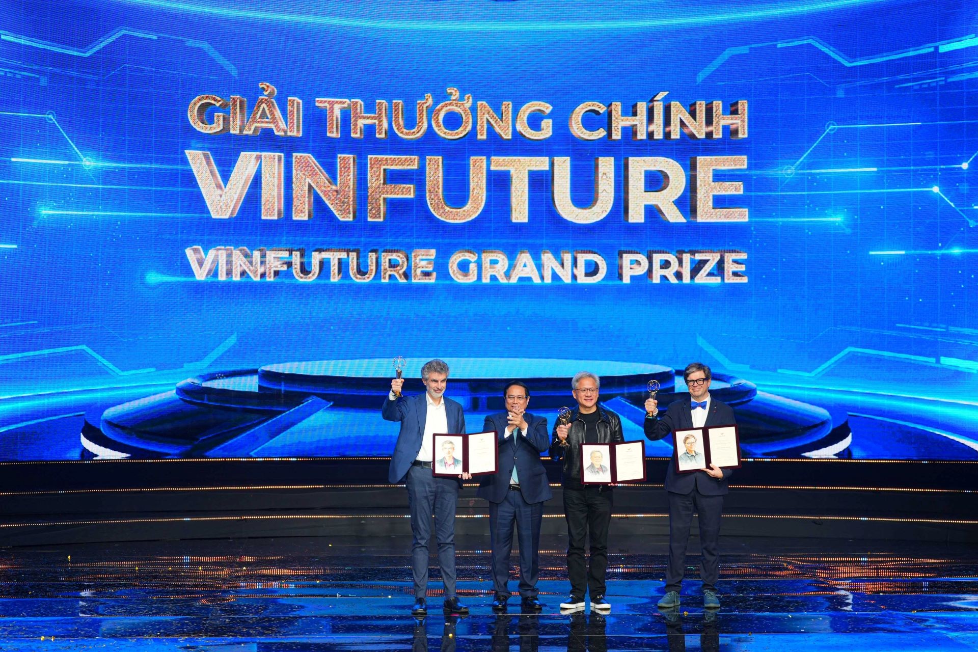 thay-gi-tu-viec-ceo-nvidia-chien-thang-giai-thuong-chinh-vinfuture-2024-1733569747.jpg