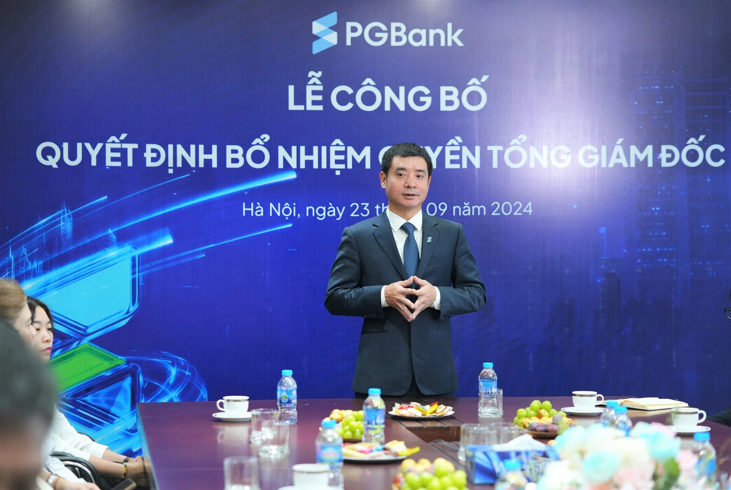sau-hon-2-thang-thu-thach-ong-nguyen-van-huong-chinh-thuc-lam-tong-giam-doc-pgbank-1733656324.jpg