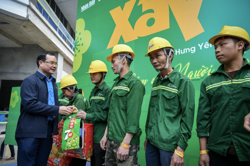 22xay-tet-202522-tang-qua-cho-cong-nhan-tai-hung-yen-3-1734773649.png