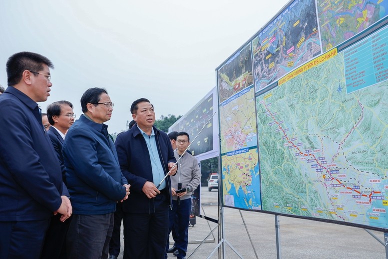 du-an-duong-sat-lao-cai-ha-noi-hai-phong-hon-11-ty-do-nhan-chi-dao-moi-nhat-cua-thu-tuong-pham-minh-chinh-1-1734923847.jpg