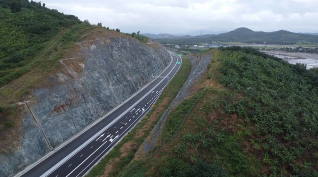 tap-doan-son-hai-quyet-vuot-tien-do-gan-70km-cao-toc-12000-ty-bo-gtvt-noi-gi-1734929120.png
