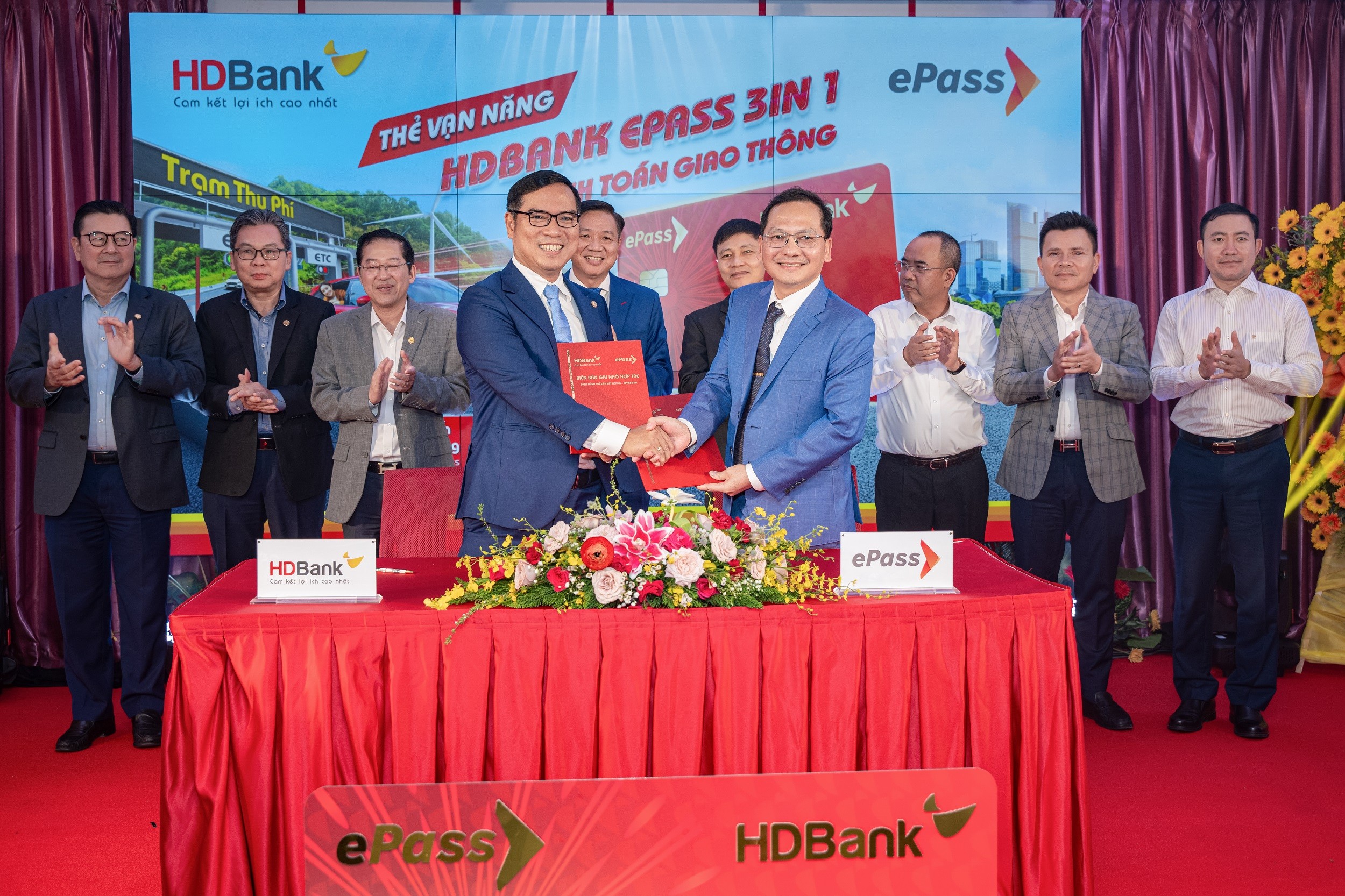 hdbank-va-epass-ra-mat-the-van-nang-3-trong1-dot-pha-so-hoa-da-tien-ich-trong-thanh-toan-phi-giao-thong-khong-dung-1735294103.jpg